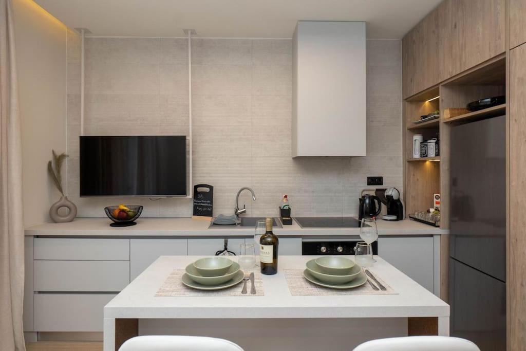 8 Blocks Apartments 1A Alexandroupoli Bagian luar foto