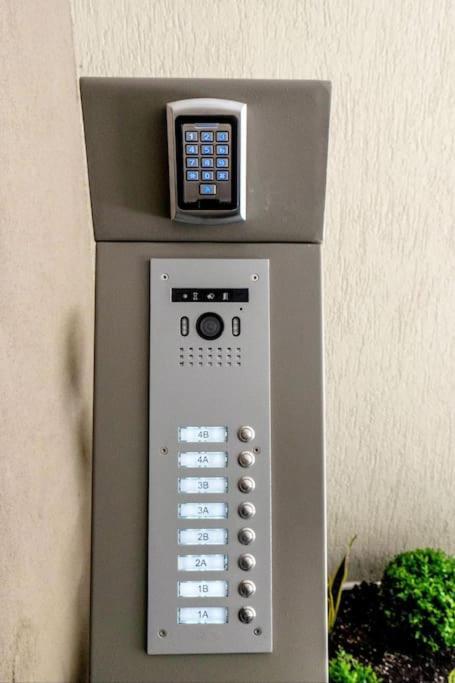 8 Blocks Apartments 1A Alexandroupoli Bagian luar foto