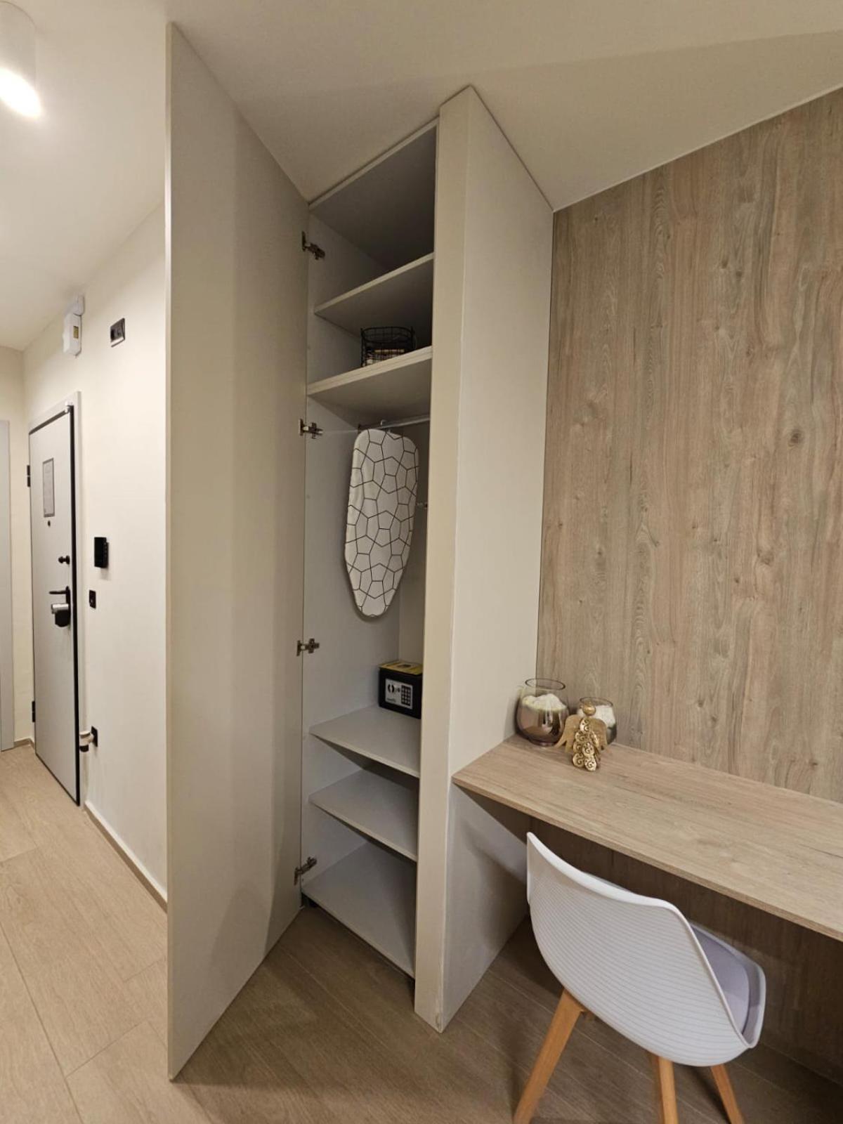 8 Blocks Apartments 1A Alexandroupoli Bagian luar foto